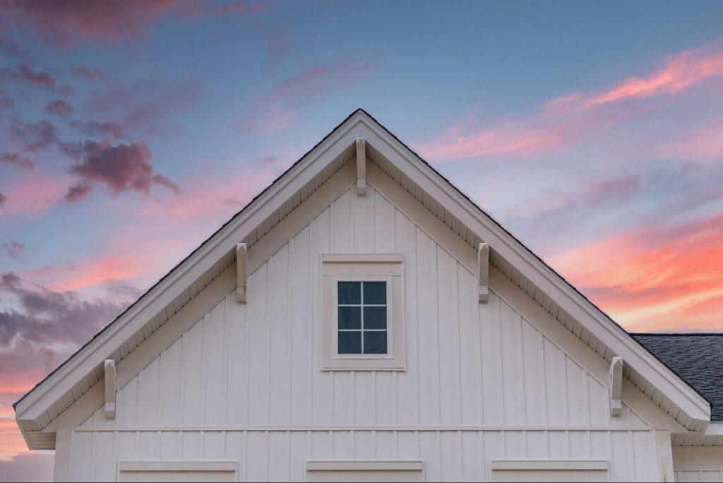showcasing longitivity of hardie board and batten siding